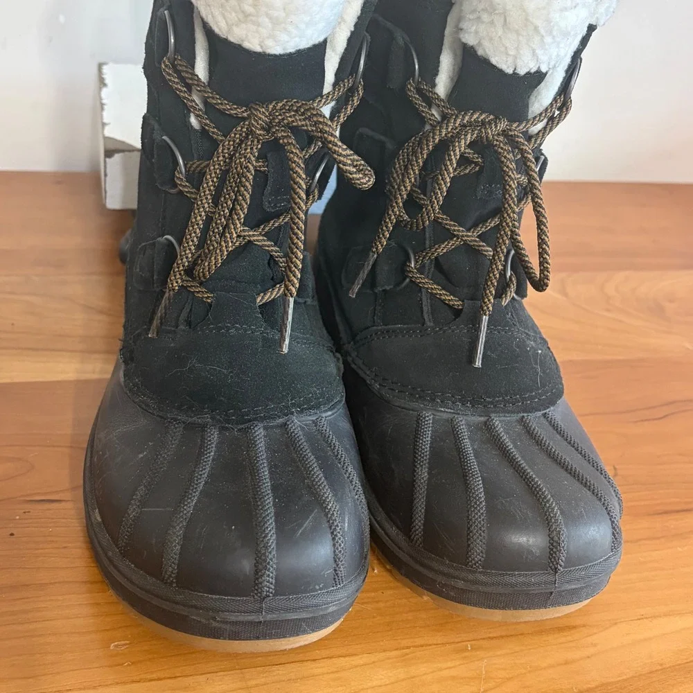 Cat & Jack Kids Black Snow Boots Faux Fur Lined Thermolite Insulated Size 6